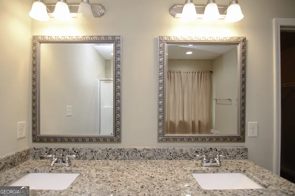 204 Dog Fennel LN Perry, GA 31069