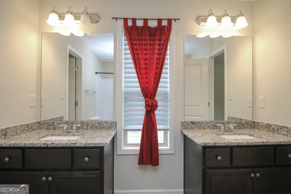 204 Dog Fennel LN Perry, GA 31069