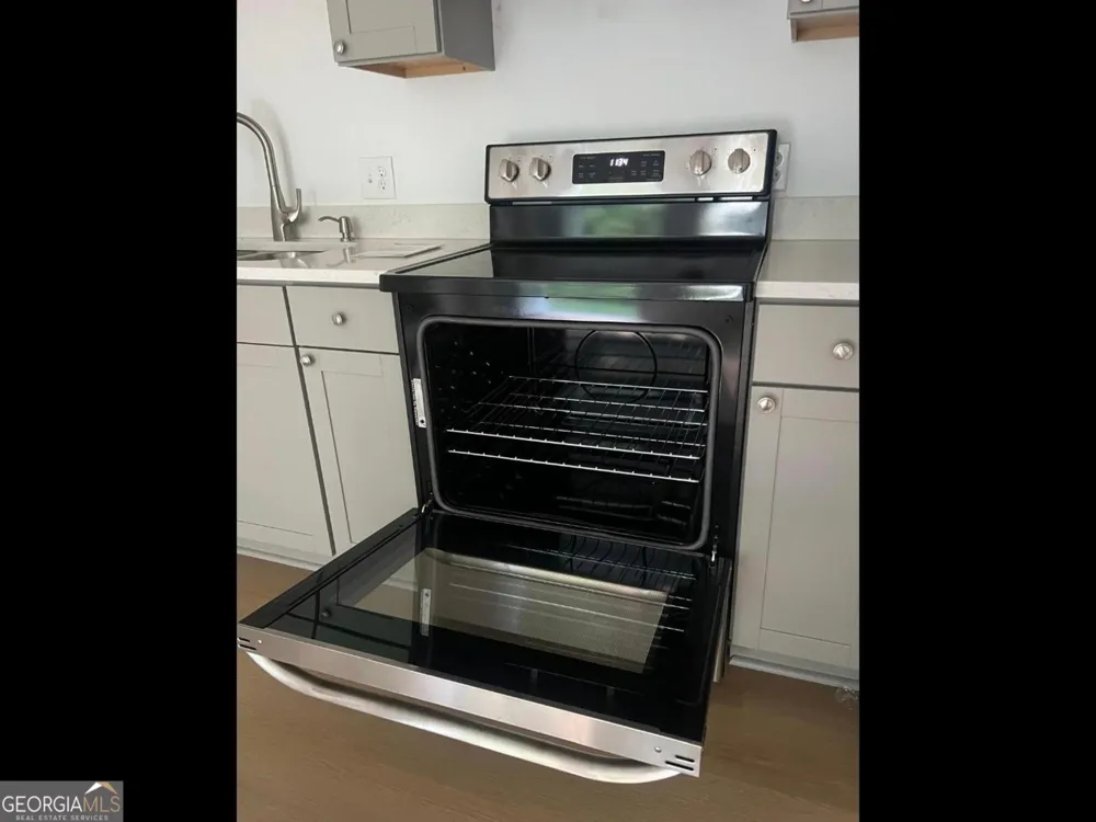 572 Lancelot DR Norcross, GA 30071