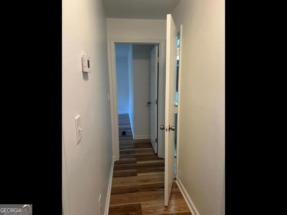 572 Lancelot DR Norcross, GA 30071