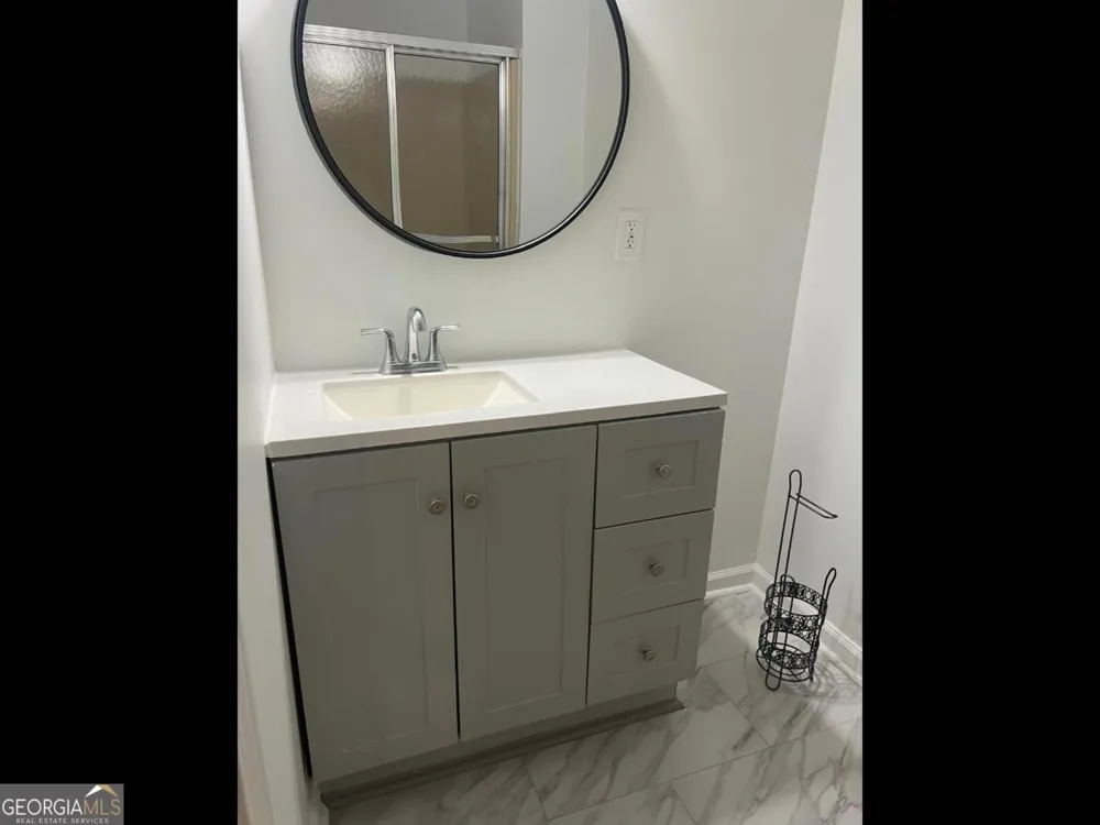 572 Lancelot DR Norcross, GA 30071