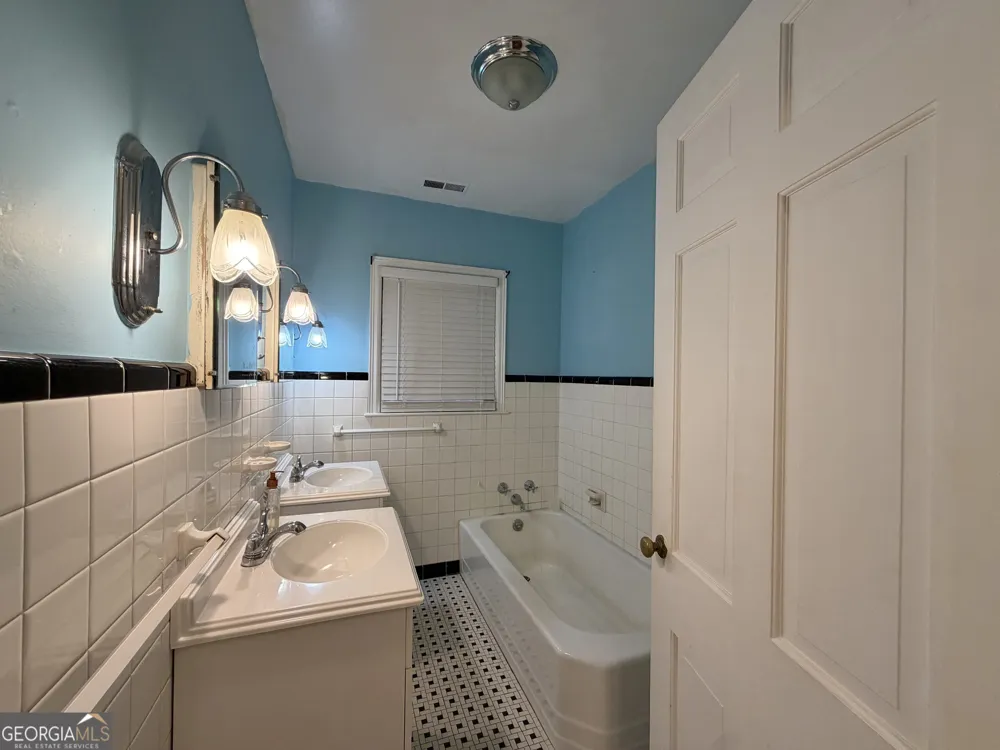 36 Huckabee ST McRae, GA 31055