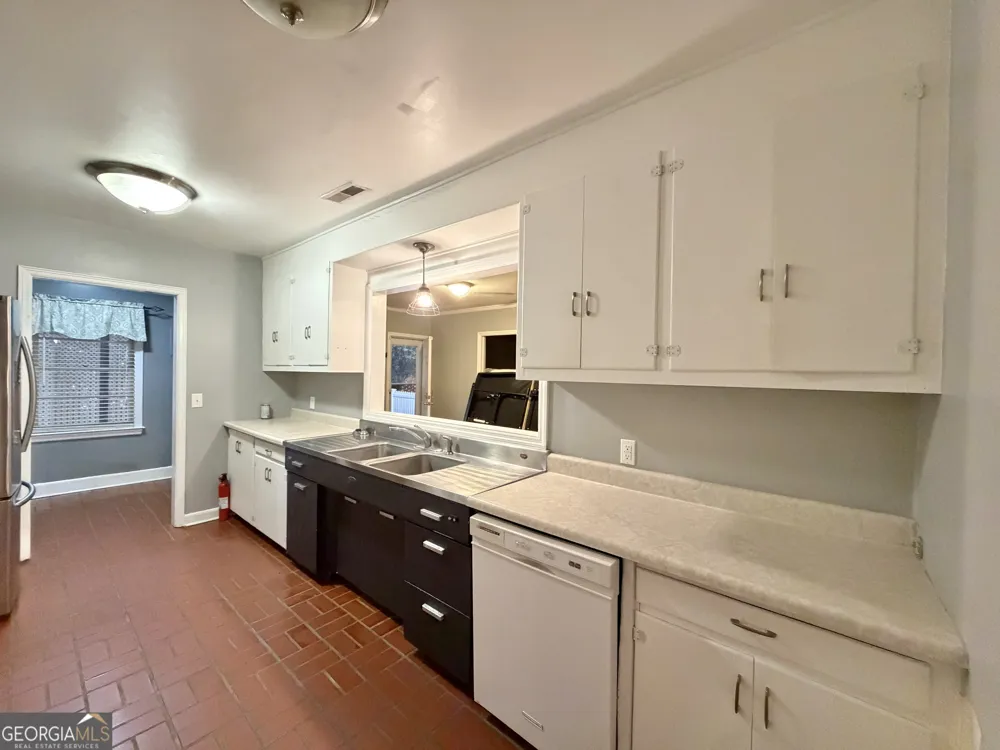36 Huckabee ST McRae, GA 31055