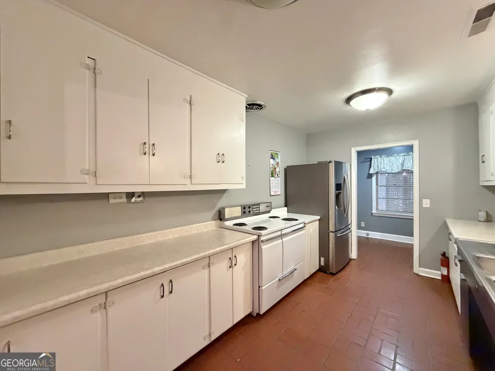 36 Huckabee ST McRae, GA 31055