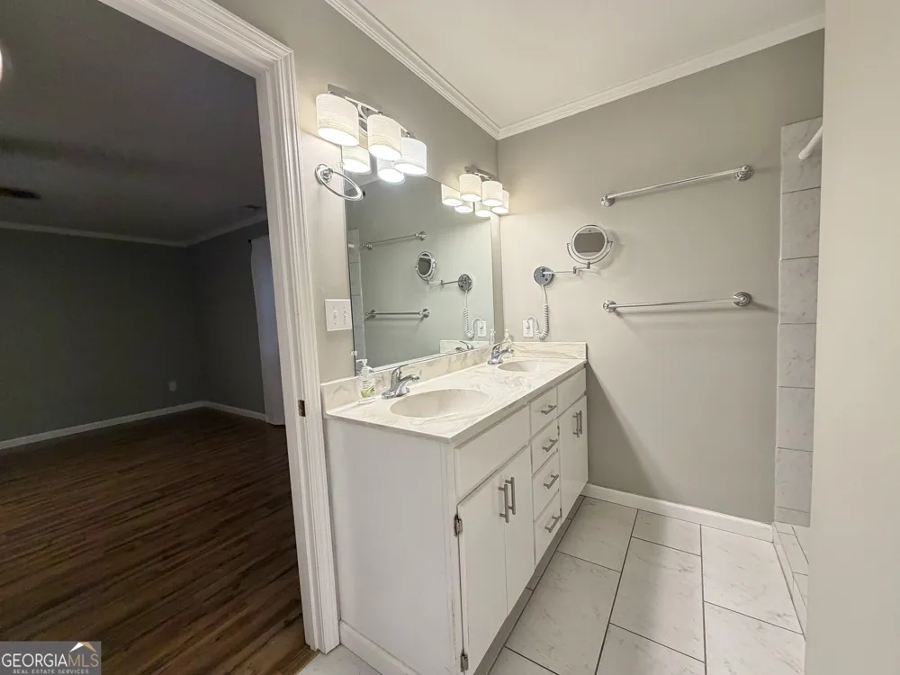 36 Huckabee ST McRae, GA 31055
