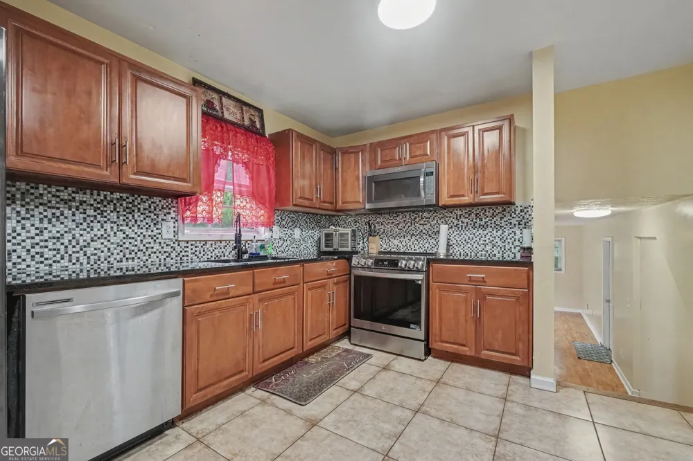 4276 Indian Forest RD Stone Mountain, GA 30083