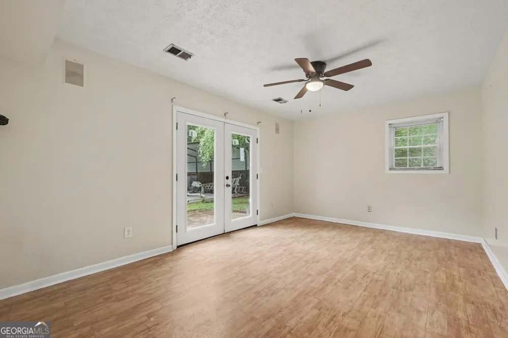 4276 Indian Forest RD Stone Mountain, GA 30083