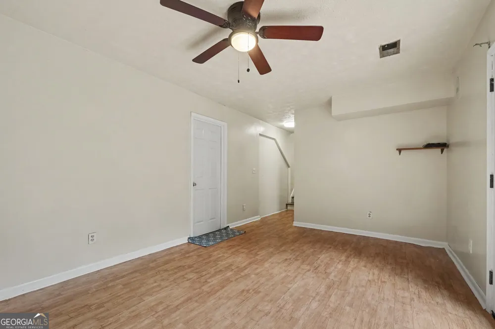 4276 Indian Forest RD Stone Mountain, GA 30083
