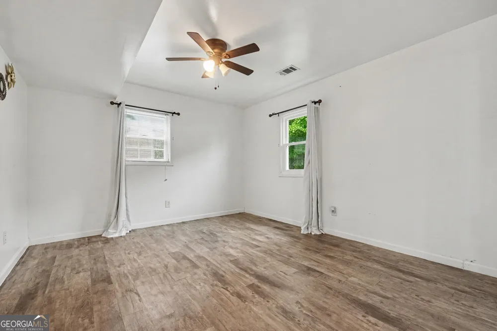 4276 Indian Forest RD Stone Mountain, GA 30083