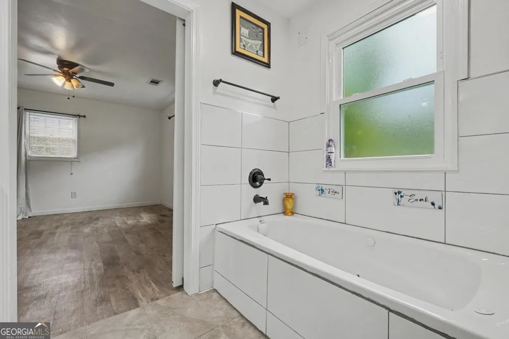 4276 Indian Forest RD Stone Mountain, GA 30083