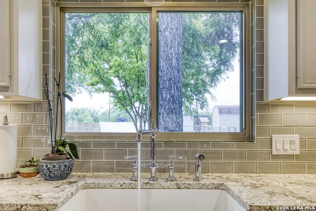 929 Black St Uvalde, TX 78801