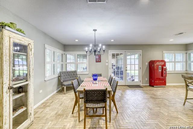 929 Black St Uvalde, TX 78801