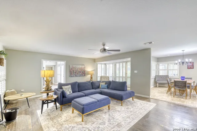 929 Black St Uvalde, TX 78801