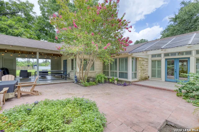 929 Black St Uvalde, TX 78801