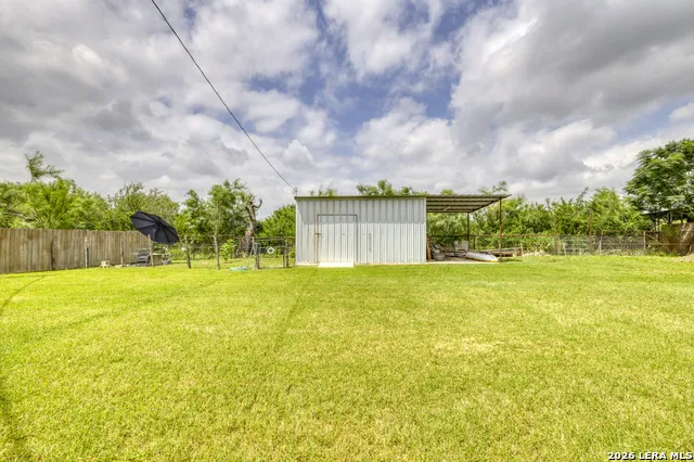 929 Black St Uvalde, TX 78801