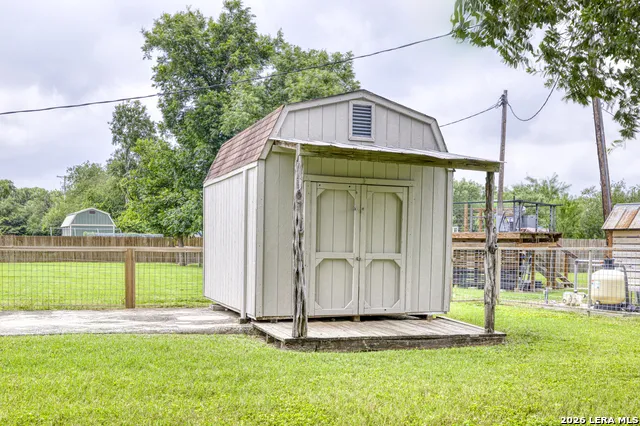 929 Black St Uvalde, TX 78801