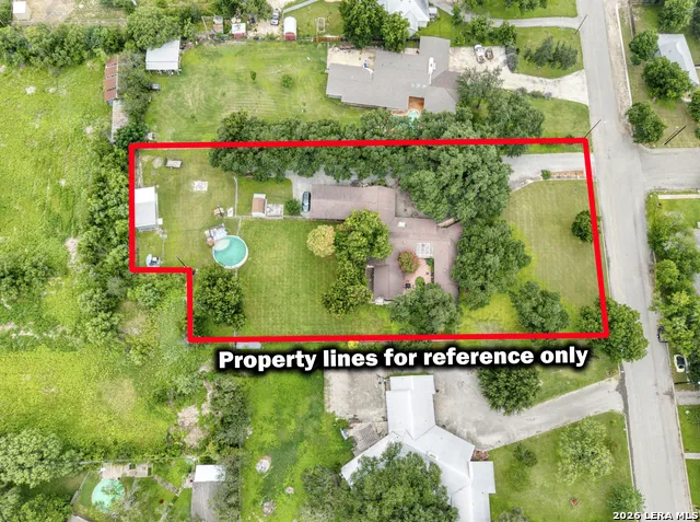 929 Black St Uvalde, TX 78801