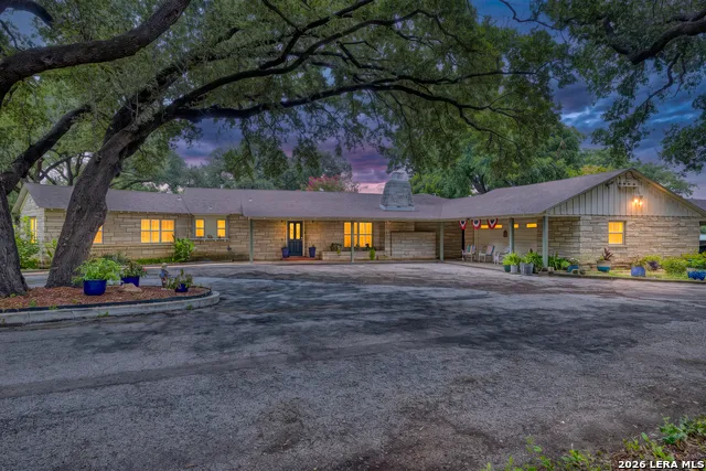 929 Black St Uvalde, TX 78801