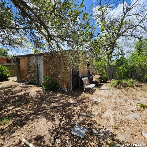 718 E AVENUE E Robstown, TX 78380