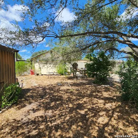 718 E AVENUE E Robstown, TX 78380