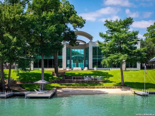 636 WOODLAKE DR McQueeney, TX 78123