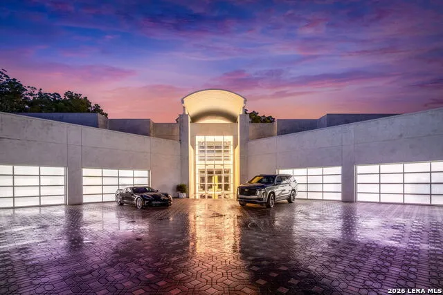 636 WOODLAKE DR McQueeney, TX 78123