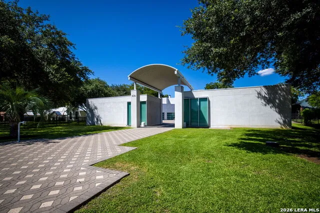 636 WOODLAKE DR McQueeney, TX 78123