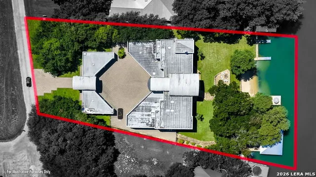 636 WOODLAKE DR McQueeney, TX 78123