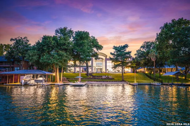 636 WOODLAKE DR McQueeney, TX 78123