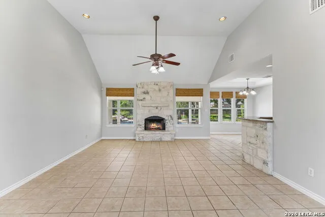 1611 Embassy Dr Pleasanton, TX 78064