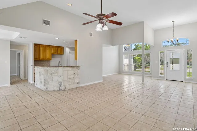 1611 Embassy Dr Pleasanton, TX 78064