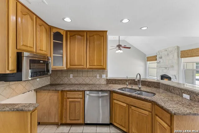 1611 Embassy Dr Pleasanton, TX 78064