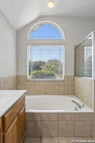1611 Embassy Dr Pleasanton, TX 78064