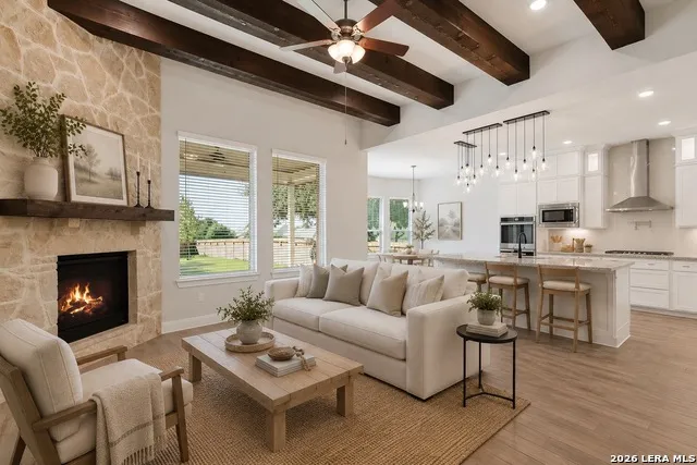 9015 Mendrin Rdg Fair Oaks Ranch, TX 78015
