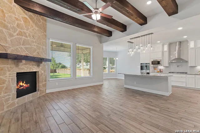 9015 Mendrin Rdg Fair Oaks Ranch, TX 78015