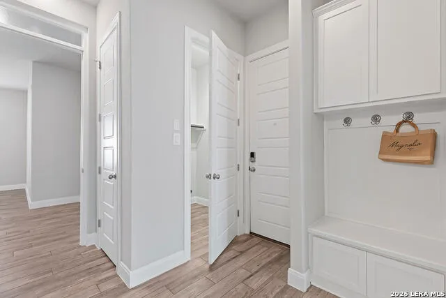 9015 Mendrin Rdg Fair Oaks Ranch, TX 78015