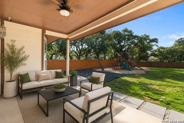 9015 Mendrin Rdg Fair Oaks Ranch, TX 78015