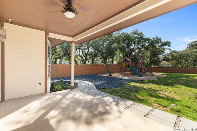 9015 Mendrin Rdg Fair Oaks Ranch, TX 78015