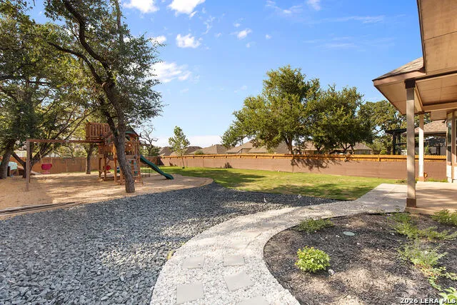 9015 Mendrin Rdg Fair Oaks Ranch, TX 78015