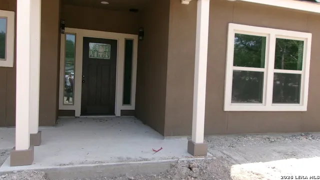 1880 Cottonwood Rd Fischer, TX 78623