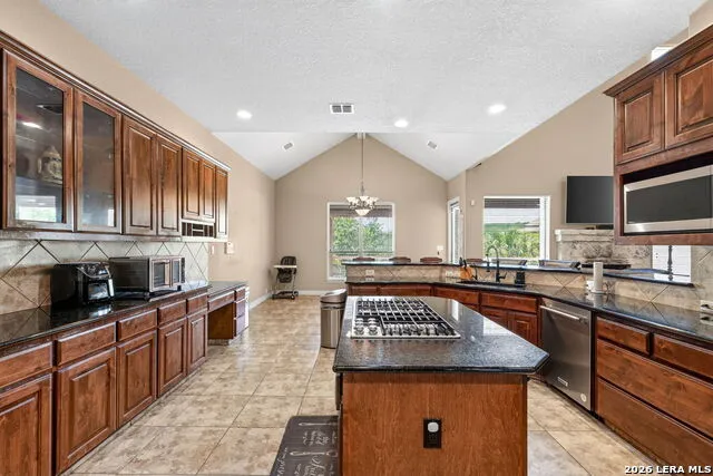 355 Pueblo Pintado Helotes, TX 78023