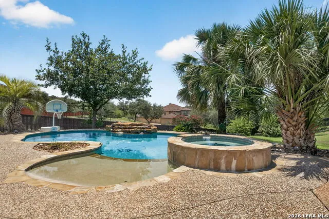 355 Pueblo Pintado Helotes, TX 78023