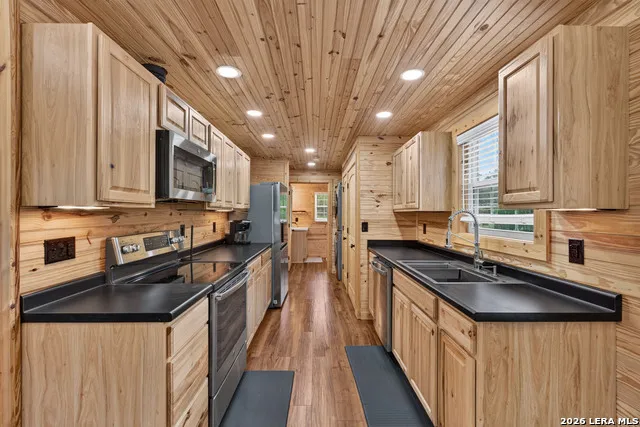 26822 blue cove rd Marble Falls, TX 78654