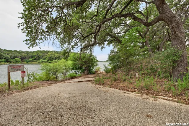 26822 blue cove rd Marble Falls, TX 78654