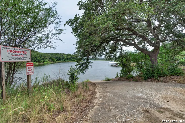 26822 blue cove rd Marble Falls, TX 78654