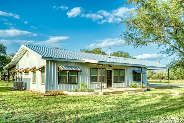 623 Fm 1796 Utopia, TX 78884