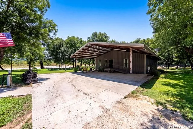 27046 State Highway 55 Uvalde, TX 78801
