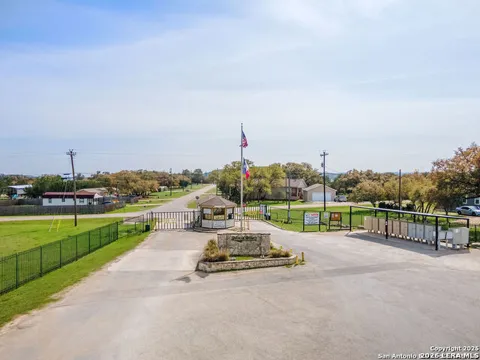 194 LOT 83 PR 1516