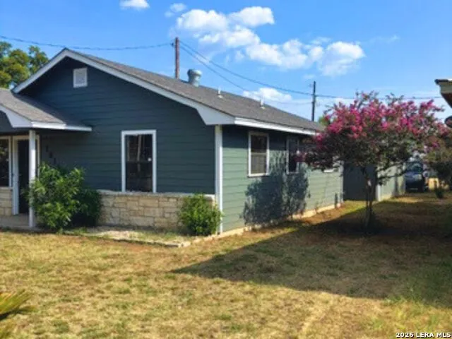 1014 E San Antonio Pearsall, TX 78061