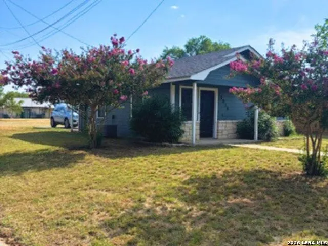 1014 E San Antonio Pearsall, TX 78061